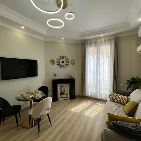 Amour-35 Apartment